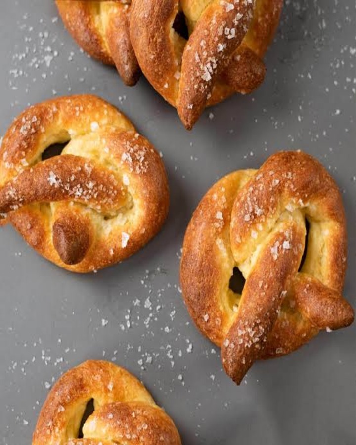Delicious Keto Pretzel Recipe (Soft & Delicious!)